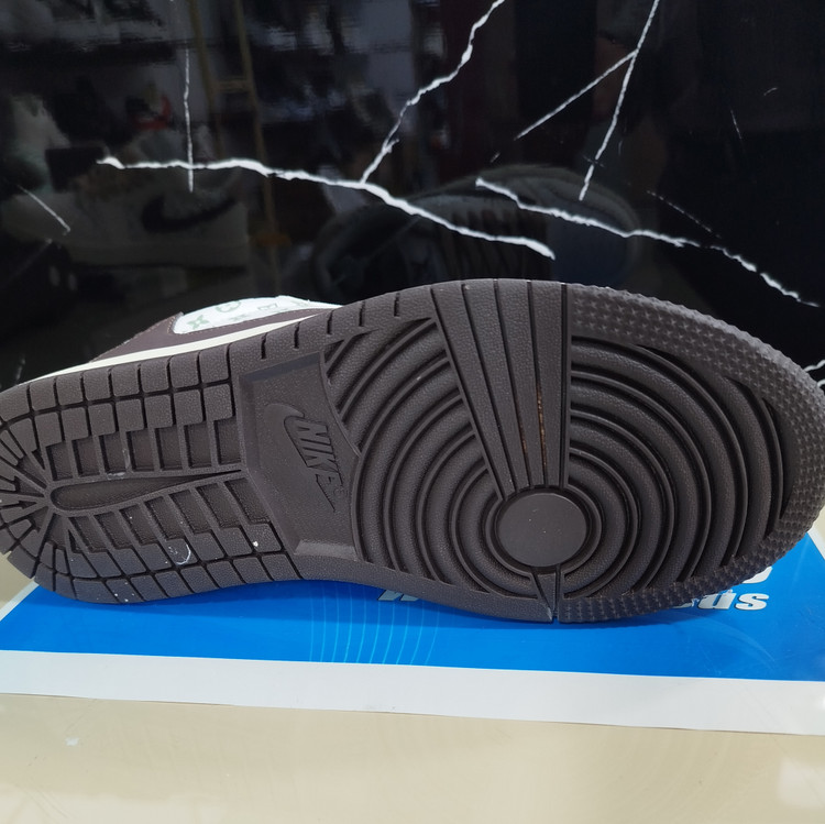 کتونی نایک جردن وان لوی ویتون تراویس اسکات